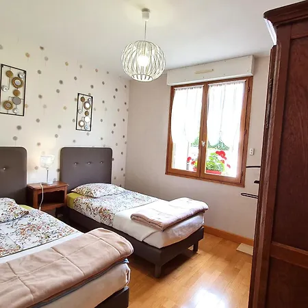 A : 4 Pers., Grand Terrain Fleuri, Proche Bar-le-duc - Fr-1-585-51 Holiday home *