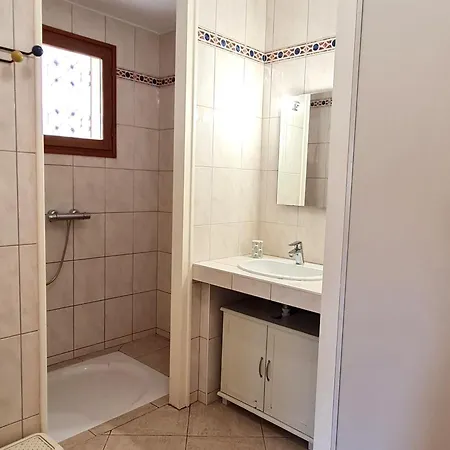 A : 4 Pers., Grand Terrain Fleuri, Proche Bar-le-duc - Fr-1-585-51